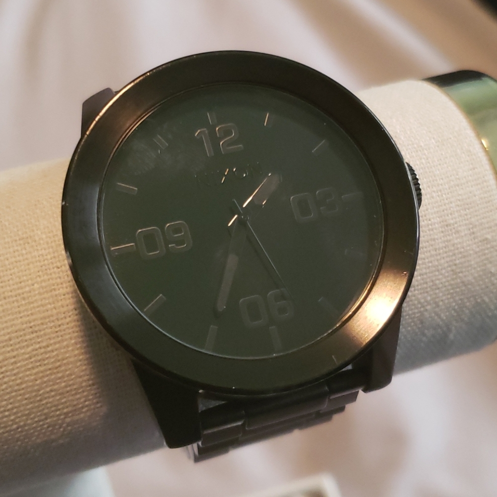 Nixon watch